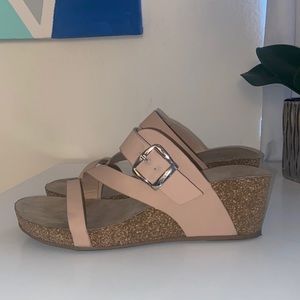 Sandal wedges. Perfect for a summer dress or jeans!